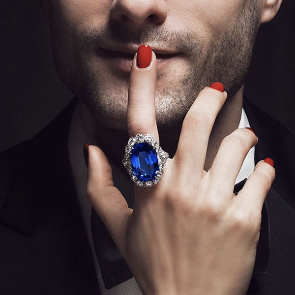 A Guide to Cleaning Sapphires: Keep September’s Birthstone Sparkling!