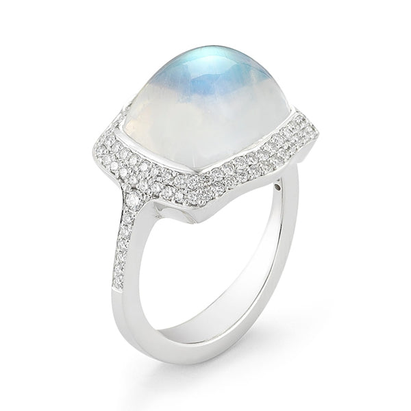 Moonstruck? Consider a Shimmering Moonstone Engagement Ring