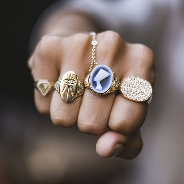 V-Day Gift List: The Love Grows for Cameos