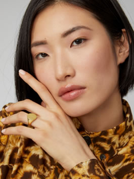 3 Summer 2019 Jewelry Trends That Will Stand the Test of Time 5 Designer Sophie Buhai Gold Signet Ring