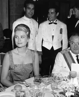 Grace Kelly wearing the diamond necklace given to her by Prince Rainier for their 1956 wedding