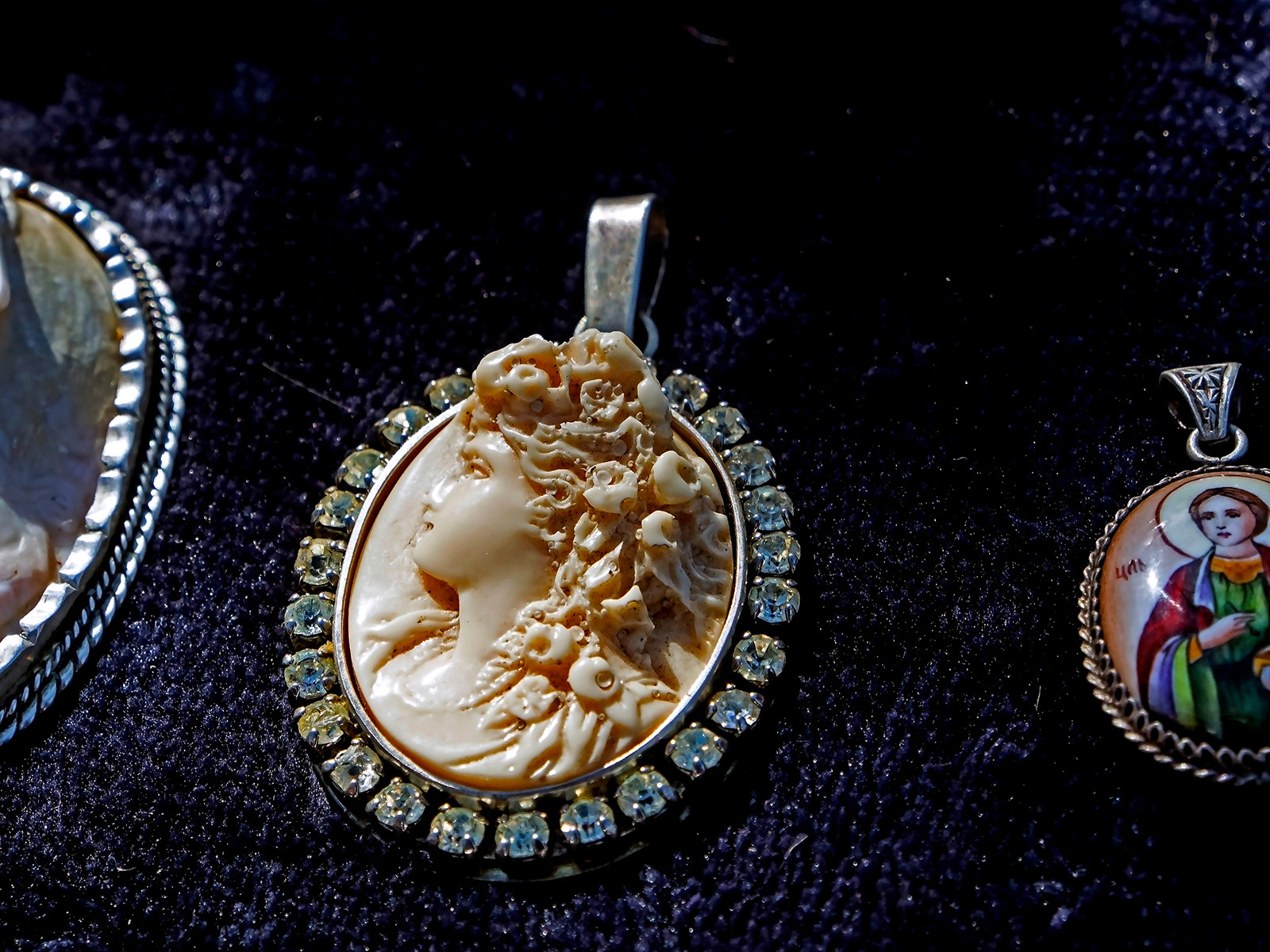 How To Clean A Cameo Brooch  
